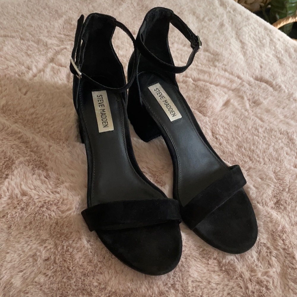 Steve Madden suede sandals